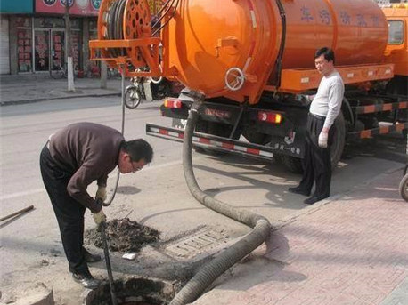 大成镇清掏化粪池，健康生活从这里开始